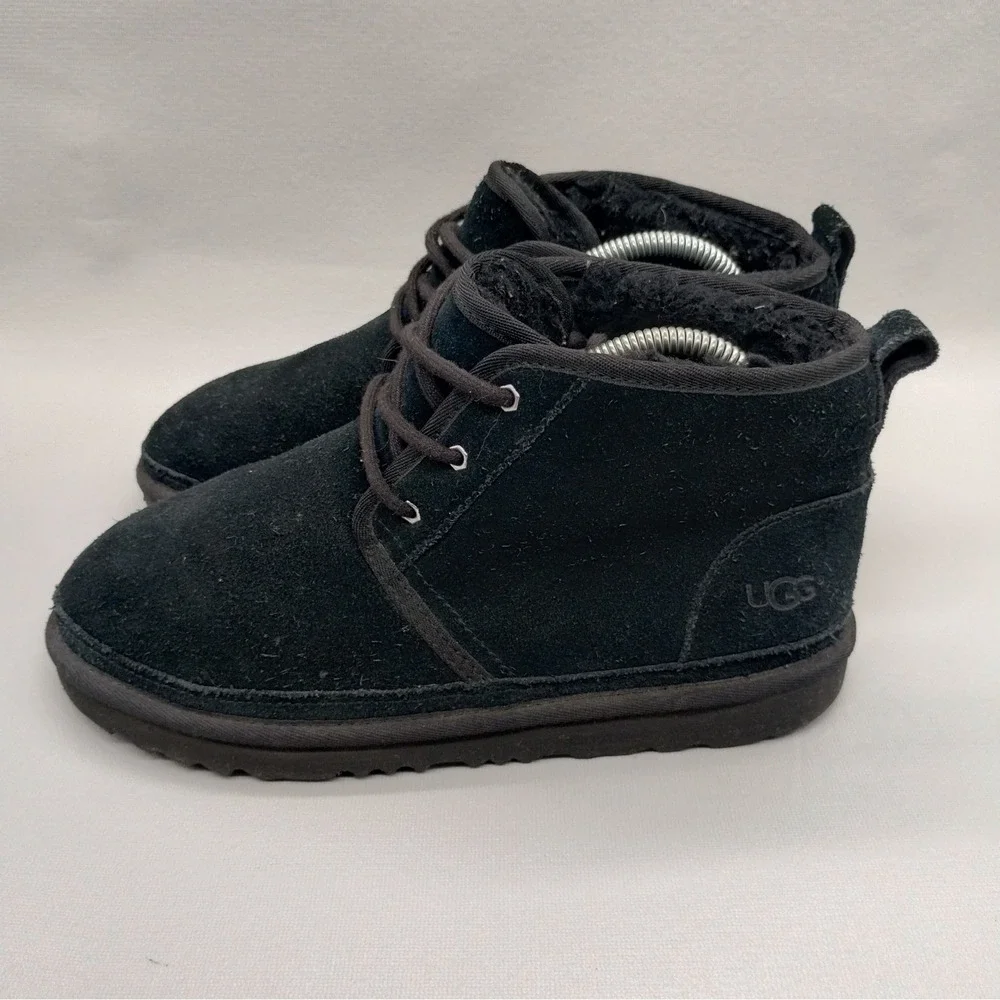 UGG Neumel Black Suede Lace Up Chukka Boots Kids Size 6 Ankle Casual Australia